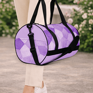 Sac de voyage mauve. Compact, structuré et résistant. Idéal pour vos trajets courts et vos séances de sport